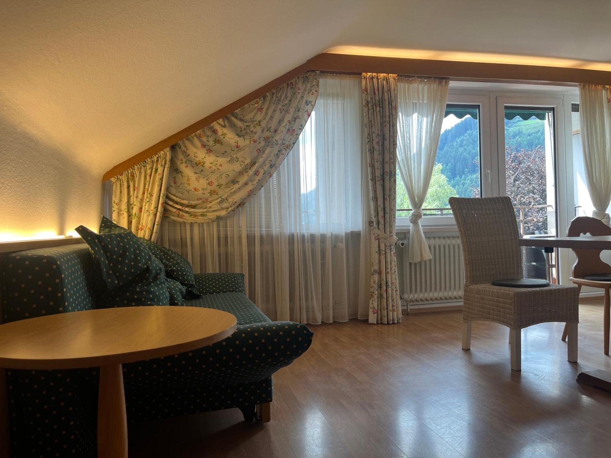 Goldener Hahn B&B Baiersbronn - Ferienwohnungen Mit Hotel Service Nahe Gartenschau Tal X 部屋 写真