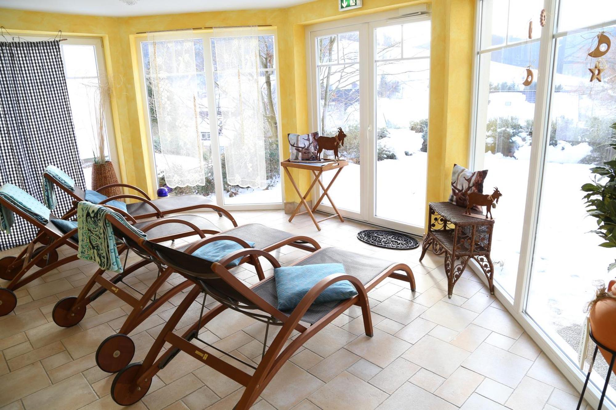 Goldener Hahn B&B Baiersbronn - Ferienwohnungen Mit Hotel Service Nahe Gartenschau Tal X エクステリア 写真
