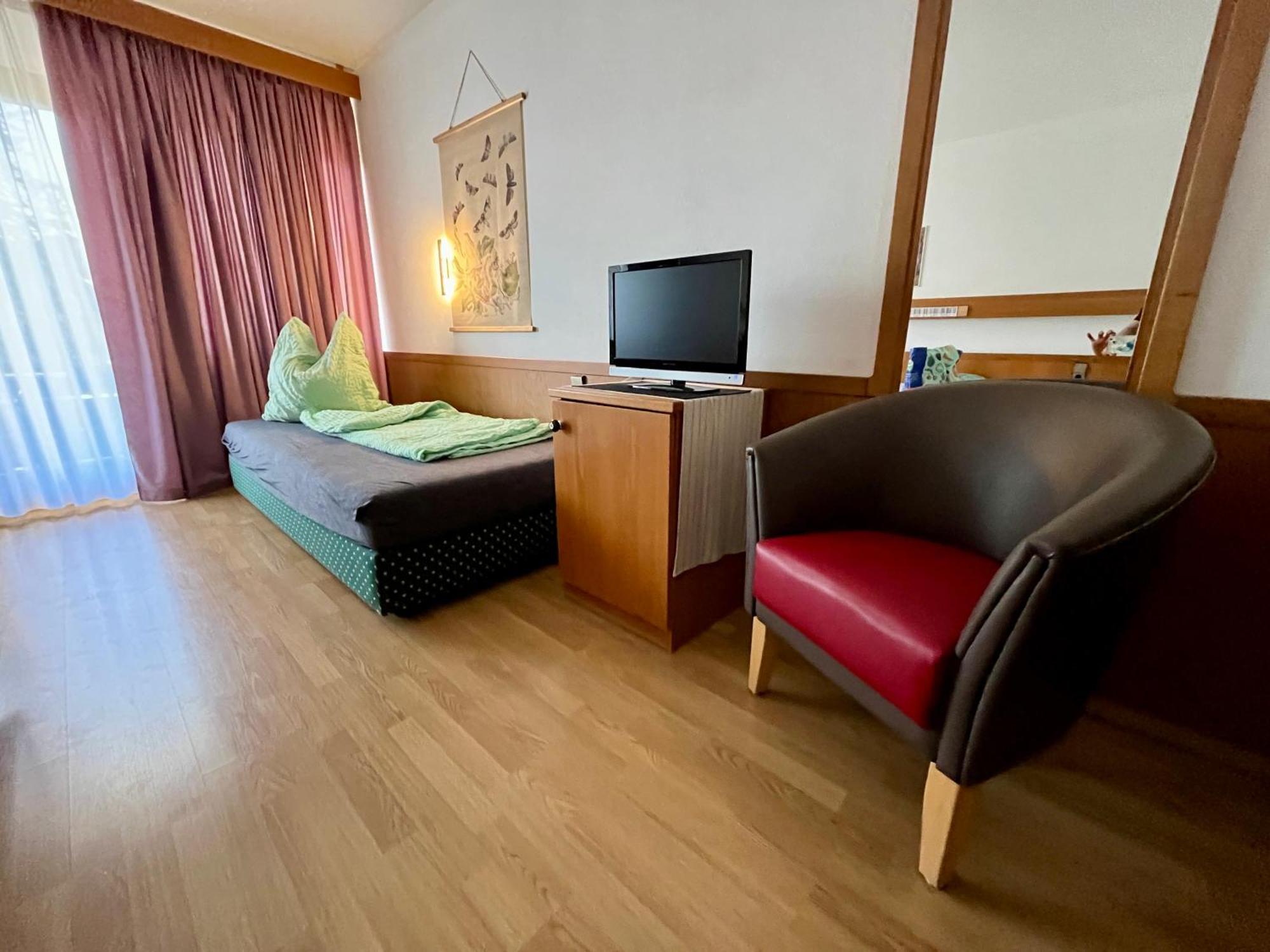Goldener Hahn B&B Baiersbronn - Ferienwohnungen Mit Hotel Service Nahe Gartenschau Tal X 部屋 写真